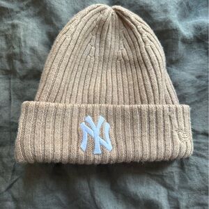 Kith NY Yankees Beige Ribbed Knit Beanie
